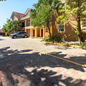 Apartment Cozy, Upscale Centrally Located In Kgn 6, Kingston