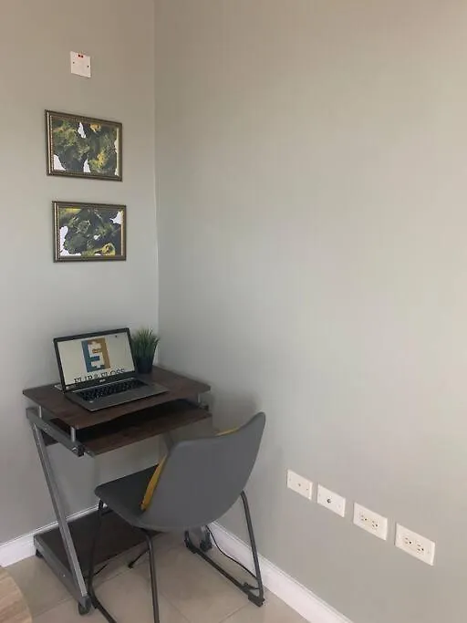 Odyssey On The 5Th - Exquisite Luxury Apt Kingston Apartamento